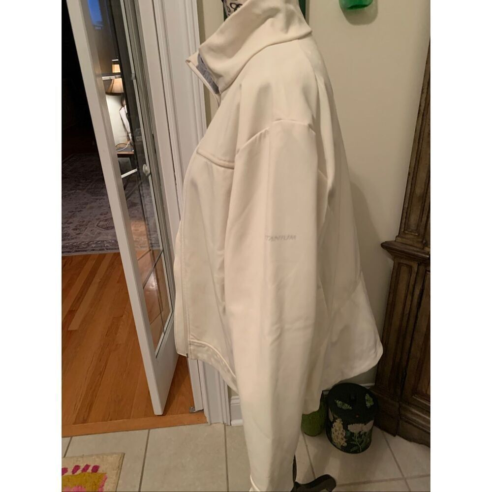 Columbia Titanium women's full-zip jacket in a cream or off-white color - Picture 2 of 9
